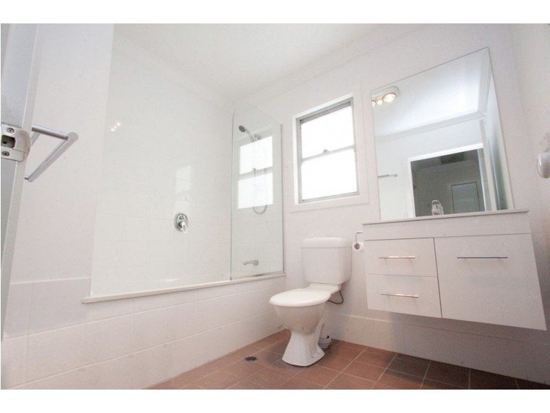 2/17 Hilltop Court, Carina QLD 4152