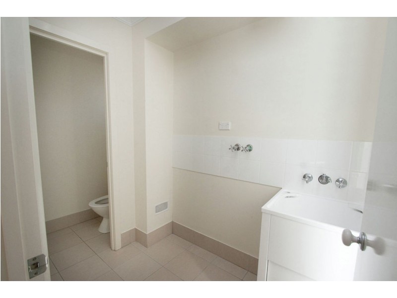 2/17 Hilltop Court, Carina QLD 4152