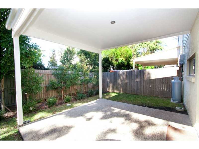 2/17 Hilltop Court, Carina QLD 4152