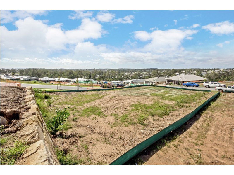 11 Oxenham Court, Augustine Heights QLD 4300