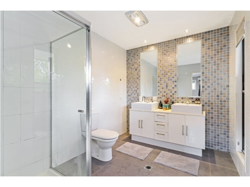 36 Boronia Avenue, Holland Park West QLD 4121