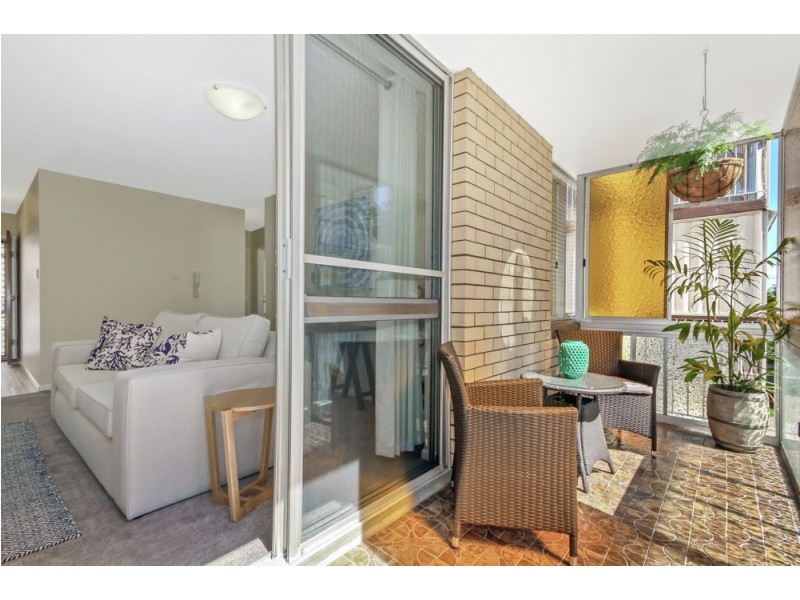 2/51 Rialto Street, Coorparoo QLD 4151