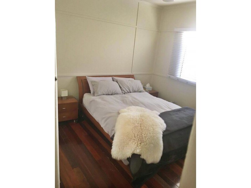 329 Ferguson Road, Seven Hills QLD 4170