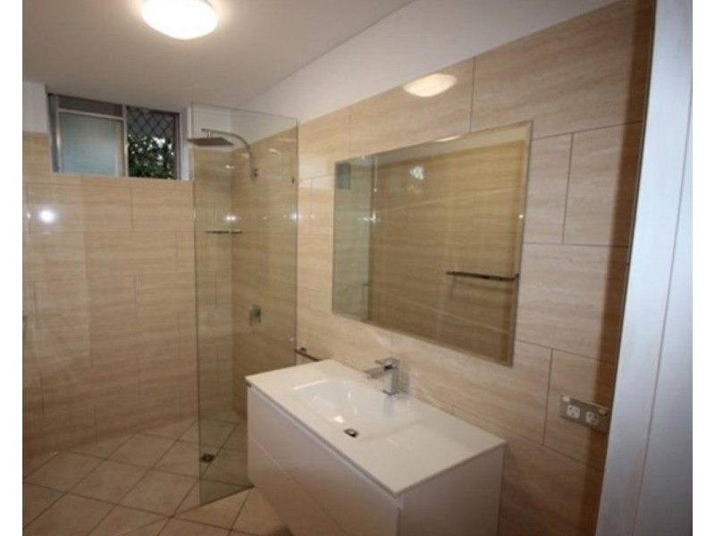 2/90 French Street, Coorparoo QLD 4151