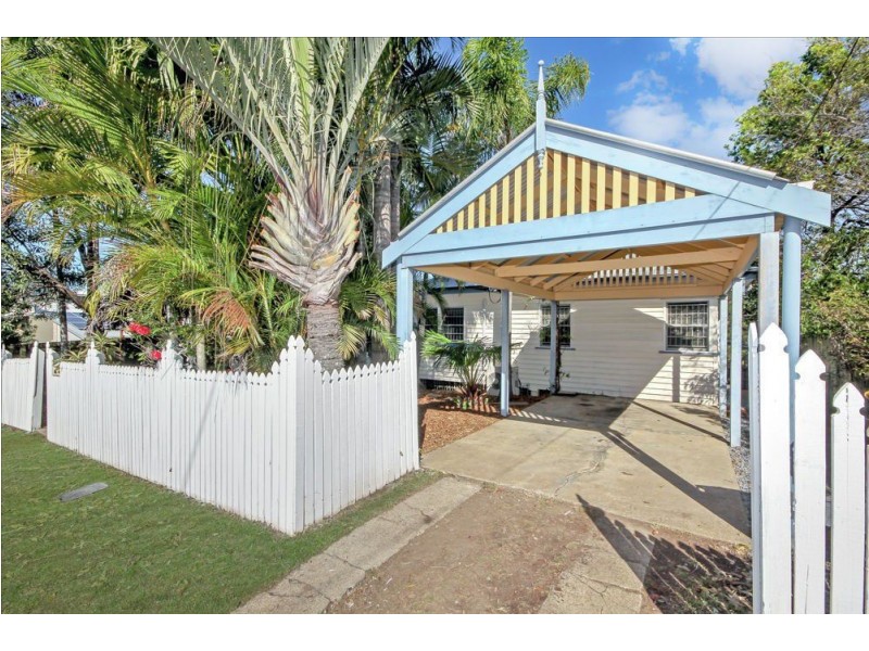 11 Rowton Street, Holland Park QLD 4121