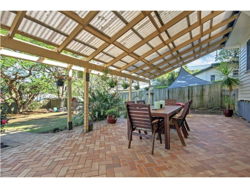 11 Rowton Street, Holland Park QLD 4121