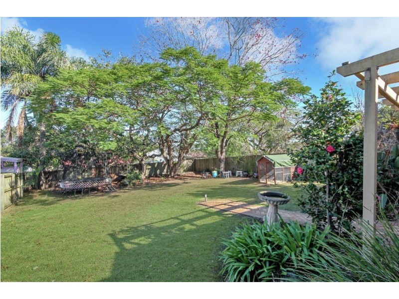 11 Rowton Street, Holland Park QLD 4121