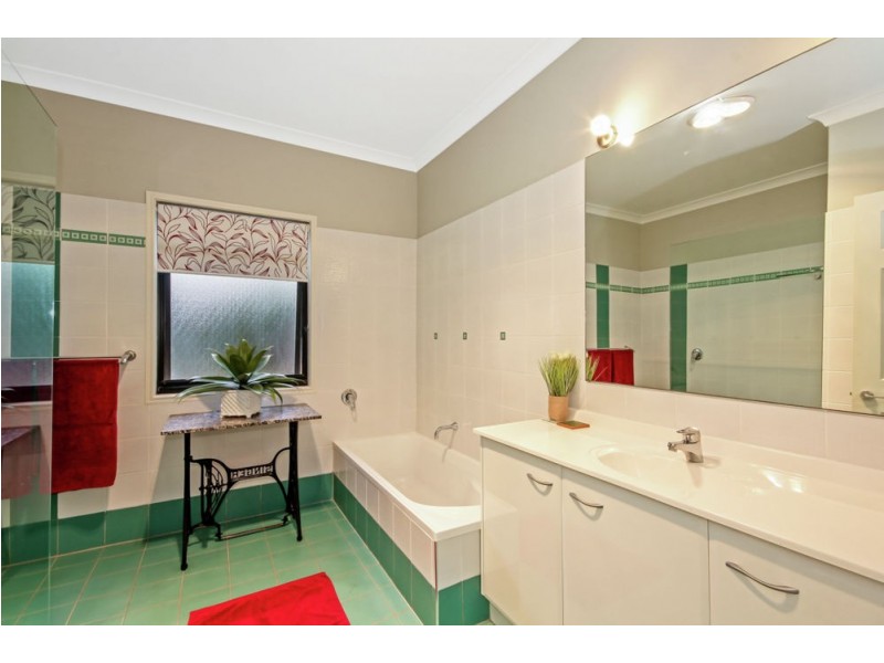 11 Bovingdon Street, Thorneside QLD 4158