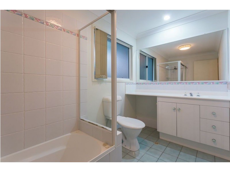 9/16 Hill Crescent, Carina Heights QLD 4152