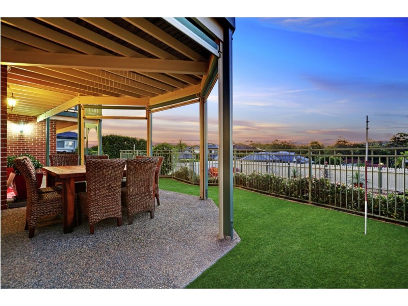 83 Delaney Circuit, Carindale QLD 4152