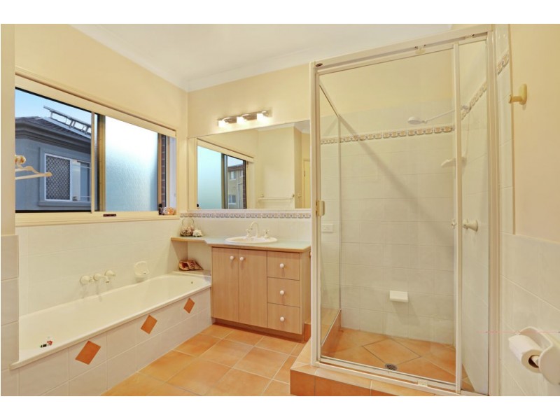 83 Delaney Circuit, Carindale QLD 4152