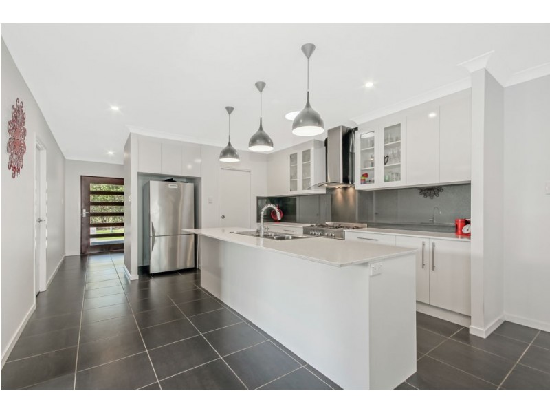 38 Poloni Place, Wellington Point QLD 4160