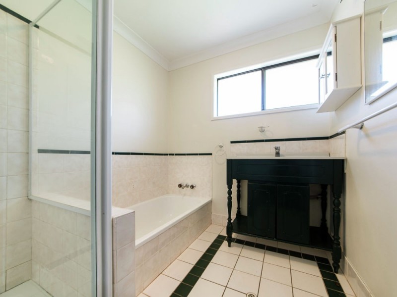 38 Mooroondu Road, Thorneside QLD 4158