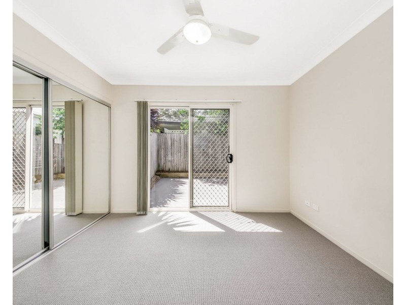 2/30 Wondall Rd, Manly West QLD 4179