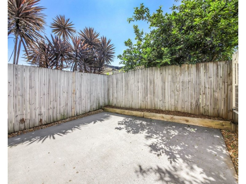 2/30 Wondall Rd, Manly West QLD 4179