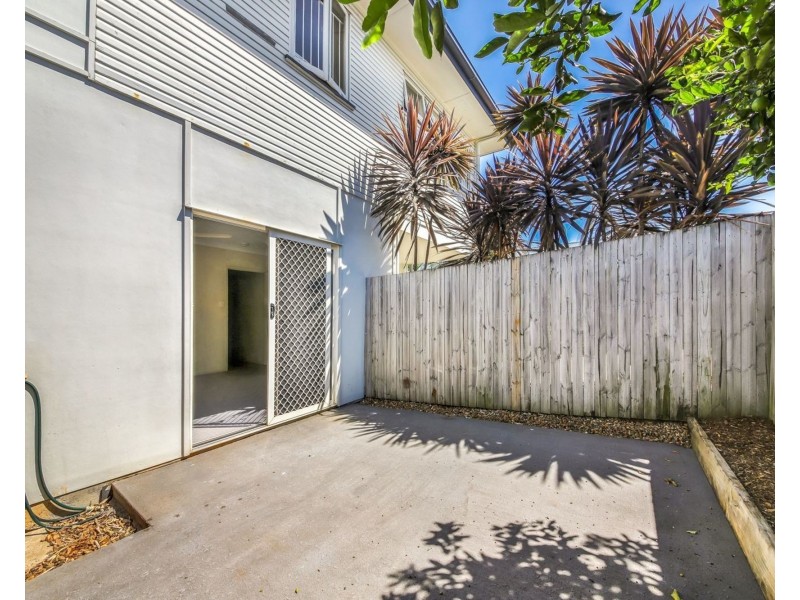 2/30 Wondall Rd, Manly West QLD 4179