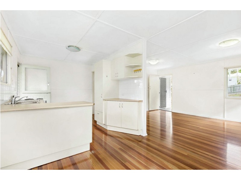 27 Mapleton Street, Mount Gravatt East QLD 4122