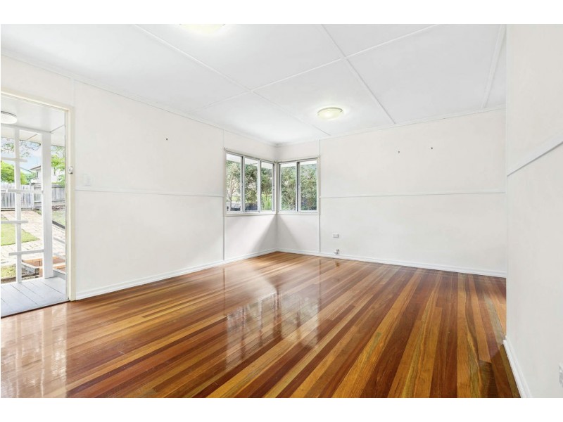 27 Mapleton Street, Mount Gravatt East QLD 4122