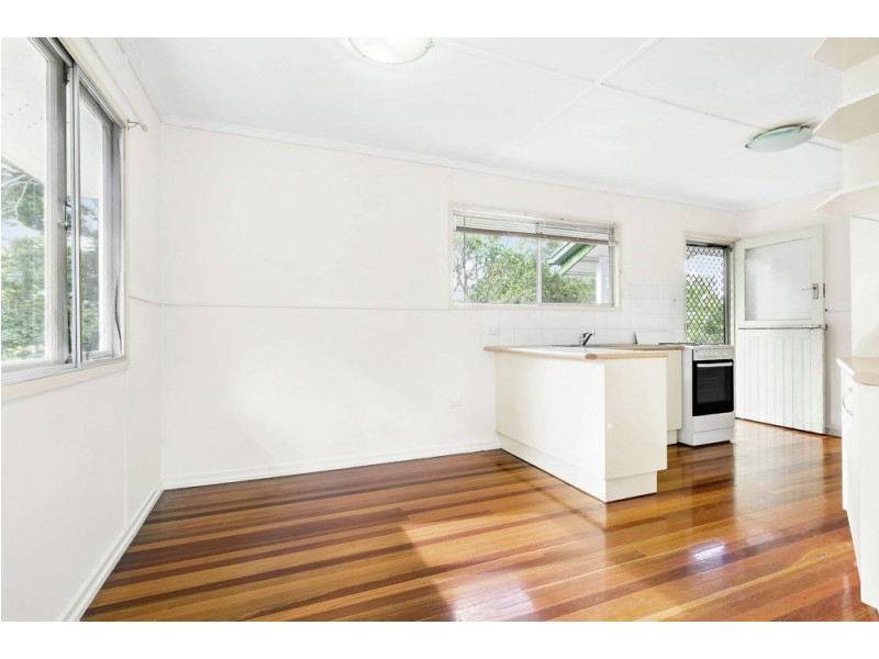 27 Mapleton Street, Mount Gravatt East QLD 4122