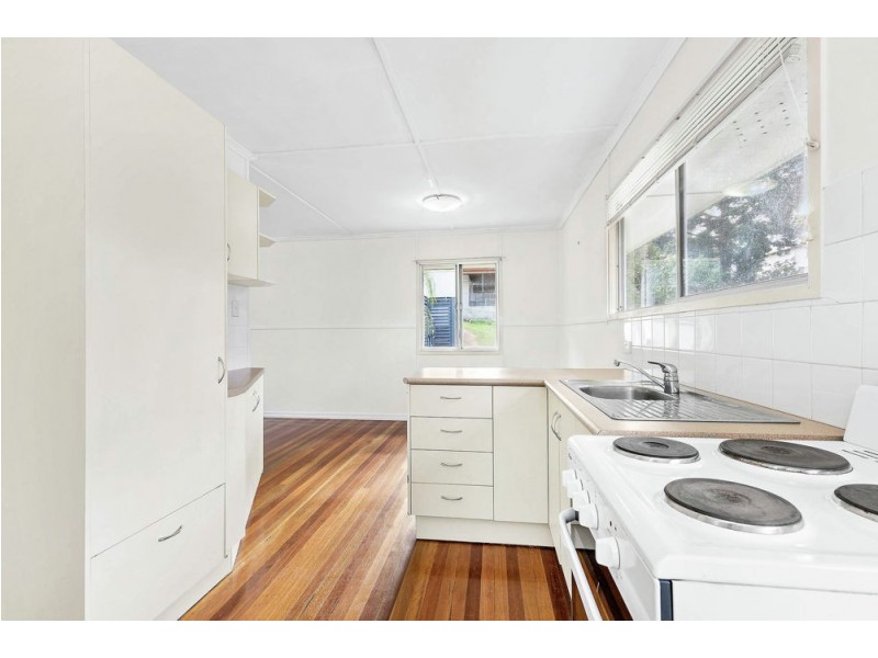 27 Mapleton Street, Mount Gravatt East QLD 4122