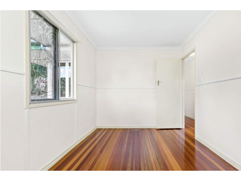 27 Mapleton Street, Mount Gravatt East QLD 4122