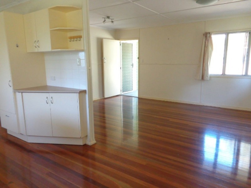 27 Mapleton Street, Mount Gravatt East QLD 4122
