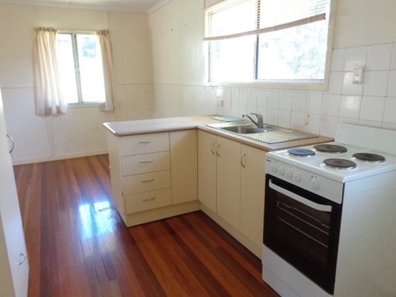 27 Mapleton Street, Mount Gravatt East QLD 4122