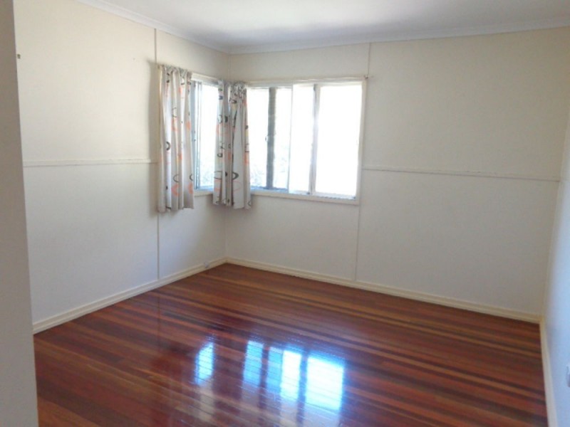 27 Mapleton Street, Mount Gravatt East QLD 4122