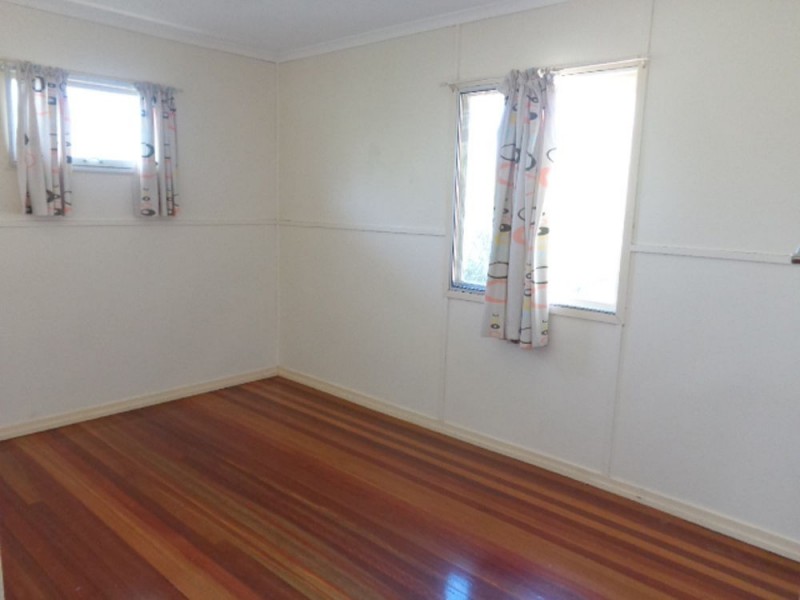 27 Mapleton Street, Mount Gravatt East QLD 4122