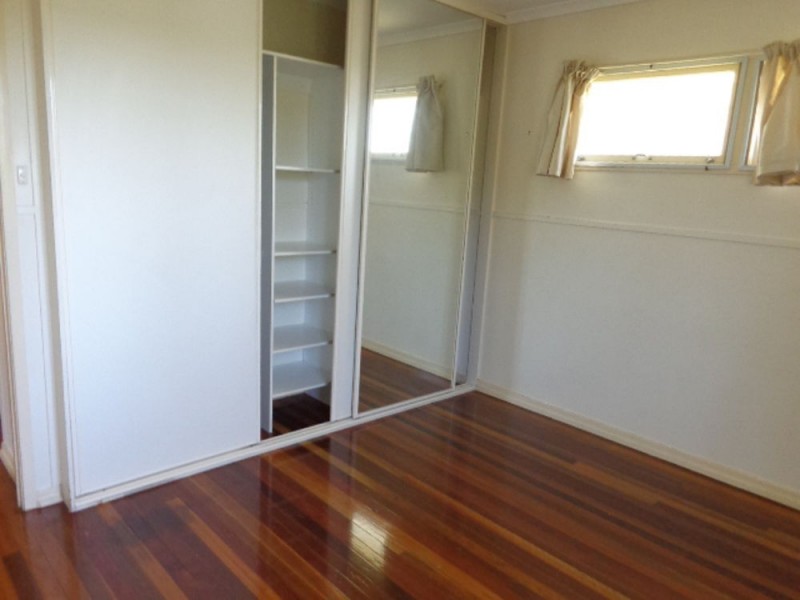 27 Mapleton Street, Mount Gravatt East QLD 4122