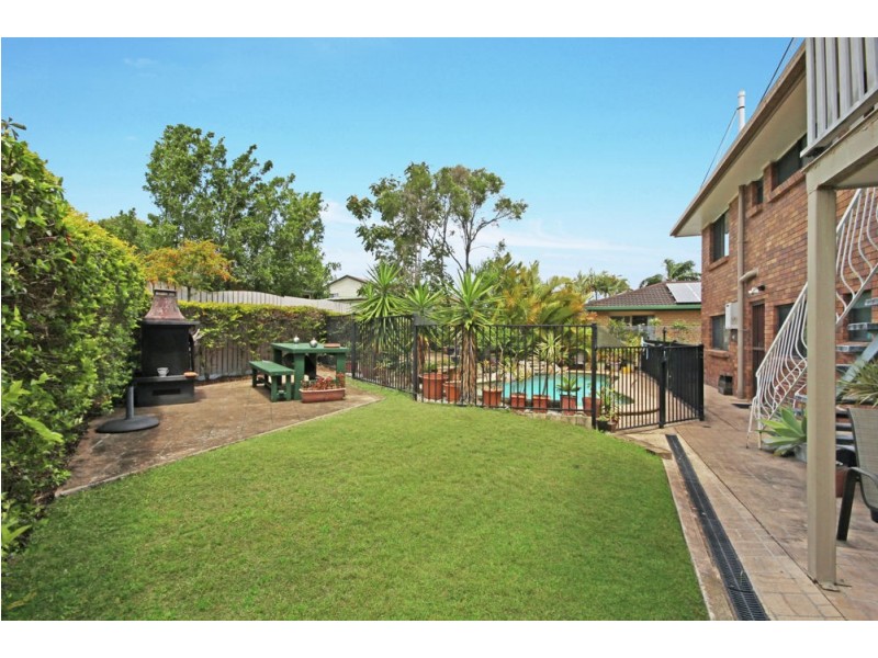 6 Lindisfarne Street, Carindale QLD 4152