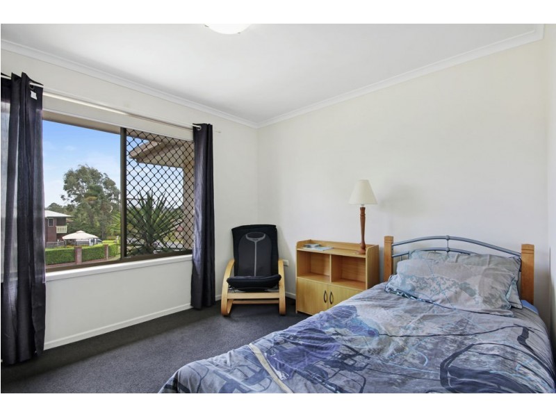 6 Lindisfarne Street, Carindale QLD 4152