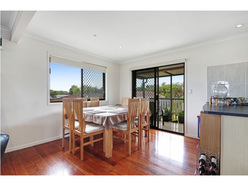 6 Lindisfarne Street, Carindale QLD 4152