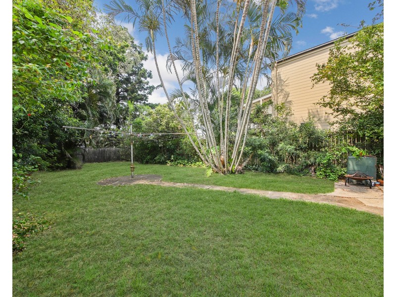 18 Gladstone Street, Coorparoo QLD 4151