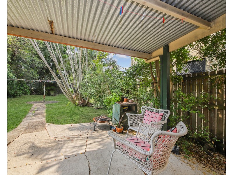 18 Gladstone Street, Coorparoo QLD 4151