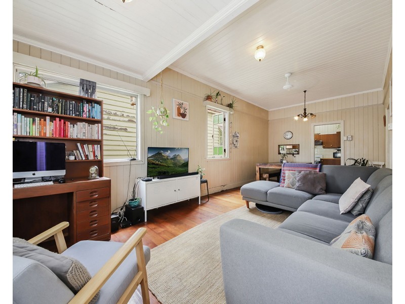 18 Gladstone Street, Coorparoo QLD 4151