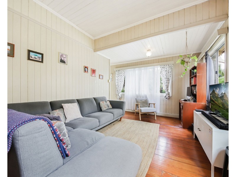 18 Gladstone Street, Coorparoo QLD 4151