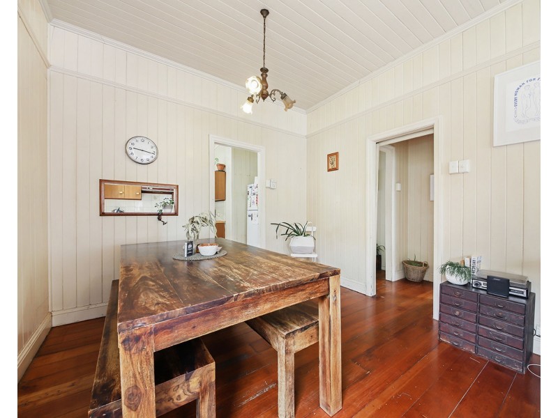 18 Gladstone Street, Coorparoo QLD 4151