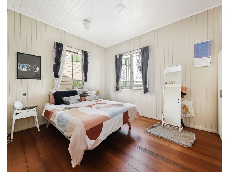 18 Gladstone Street, Coorparoo QLD 4151