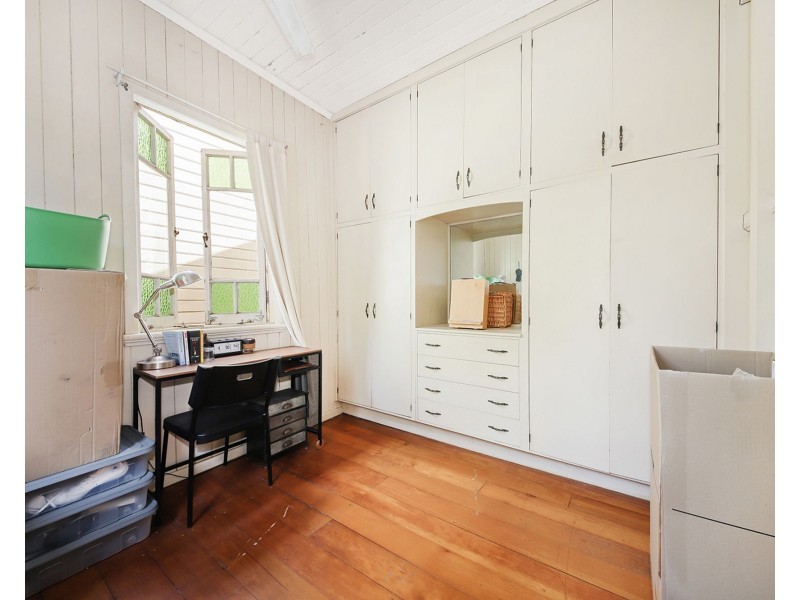 18 Gladstone Street, Coorparoo QLD 4151