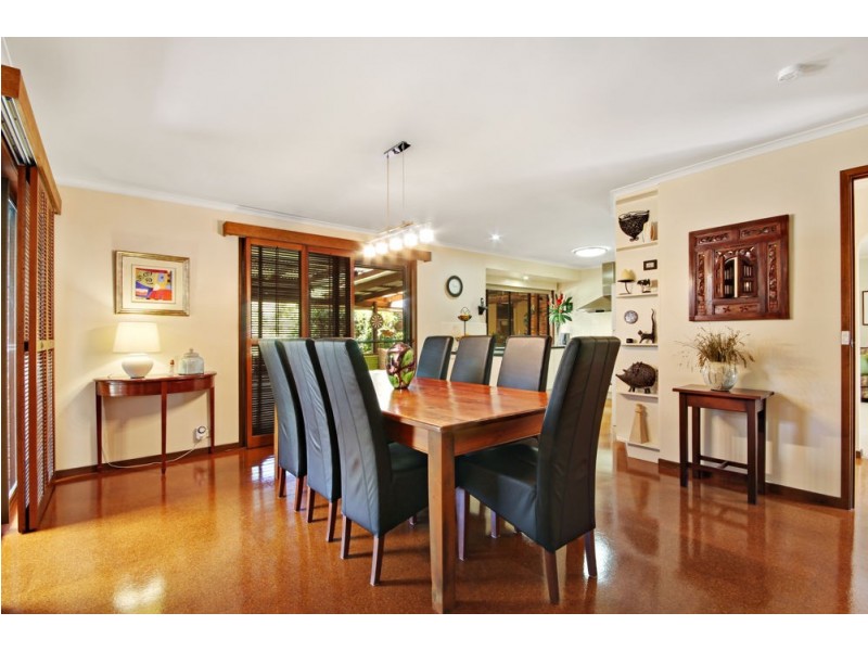 99 Woodlands Drive, Rochedale South QLD 4123