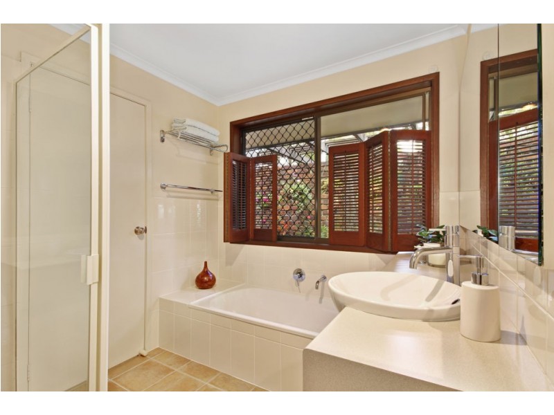 99 Woodlands Drive, Rochedale South QLD 4123