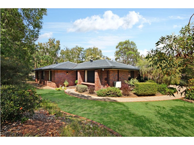 99 Woodlands Drive, Rochedale South QLD 4123