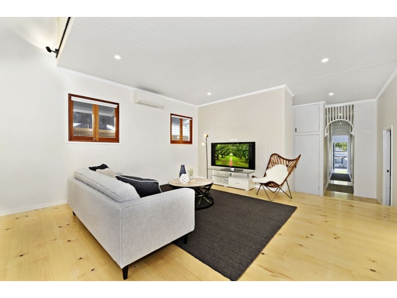 43 Gordon Street, Greenslopes QLD 4120