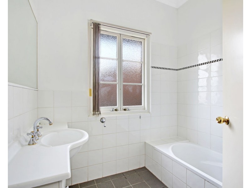 132 Chester Road, Annerley QLD 4103