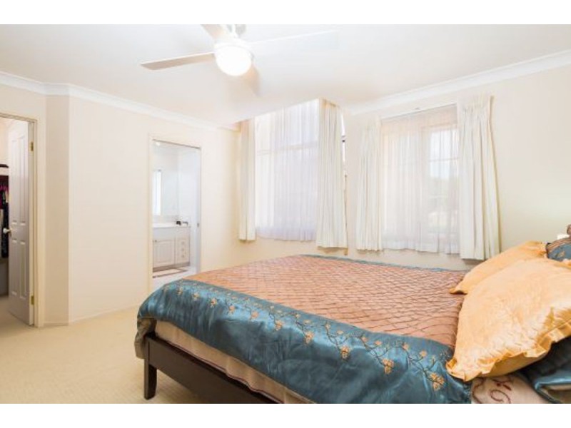20 Ensign Street, Carindale QLD 4152