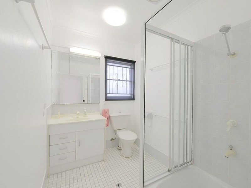 20 Brisbane Ave, Camp Hill QLD 4152