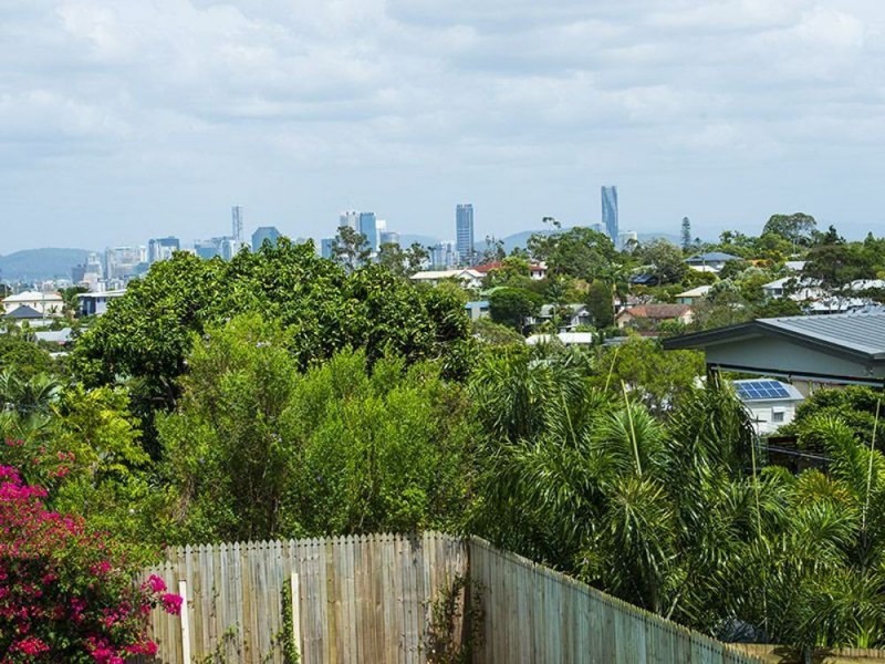 20 Brisbane Ave, Camp Hill QLD 4152