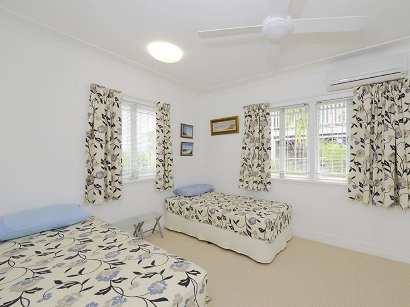 20 Brisbane Ave, Camp Hill QLD 4152