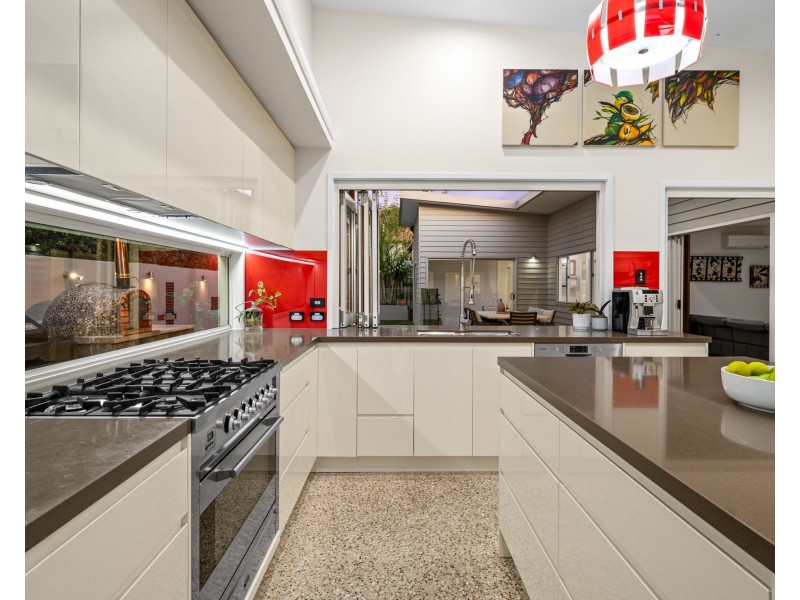 177 Beddoes Street, Holland Park QLD 4121